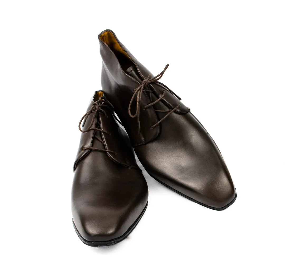 Bota Chukka Liverpool bico italiano cor marrom café