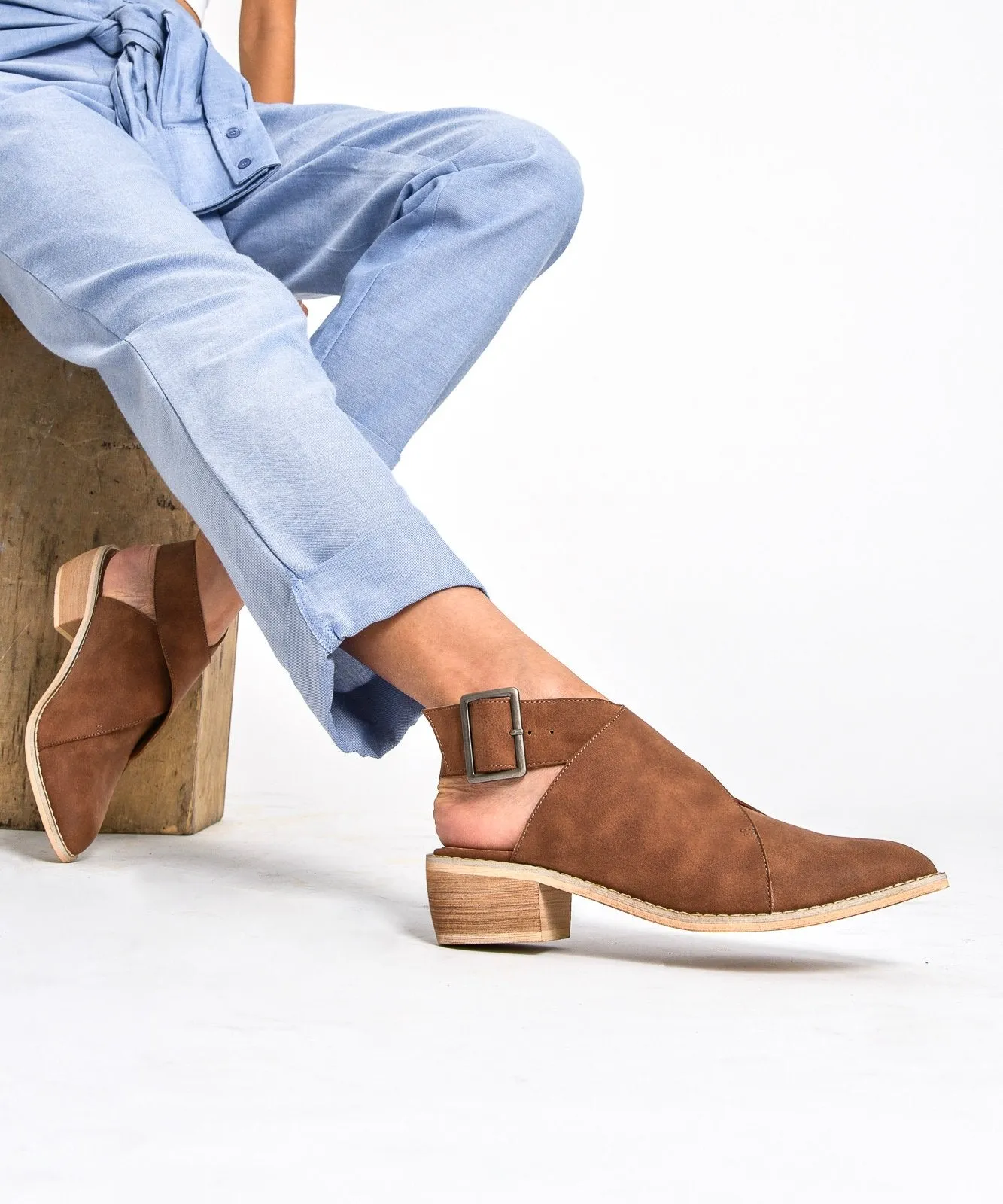 Fran | Buckle Wrapped Flat
