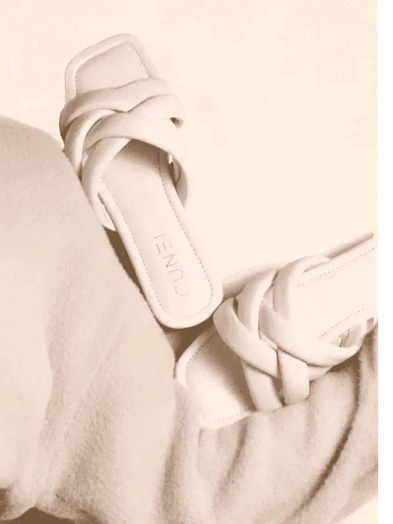 Pallid White Crossed Flats - Off White Flats
