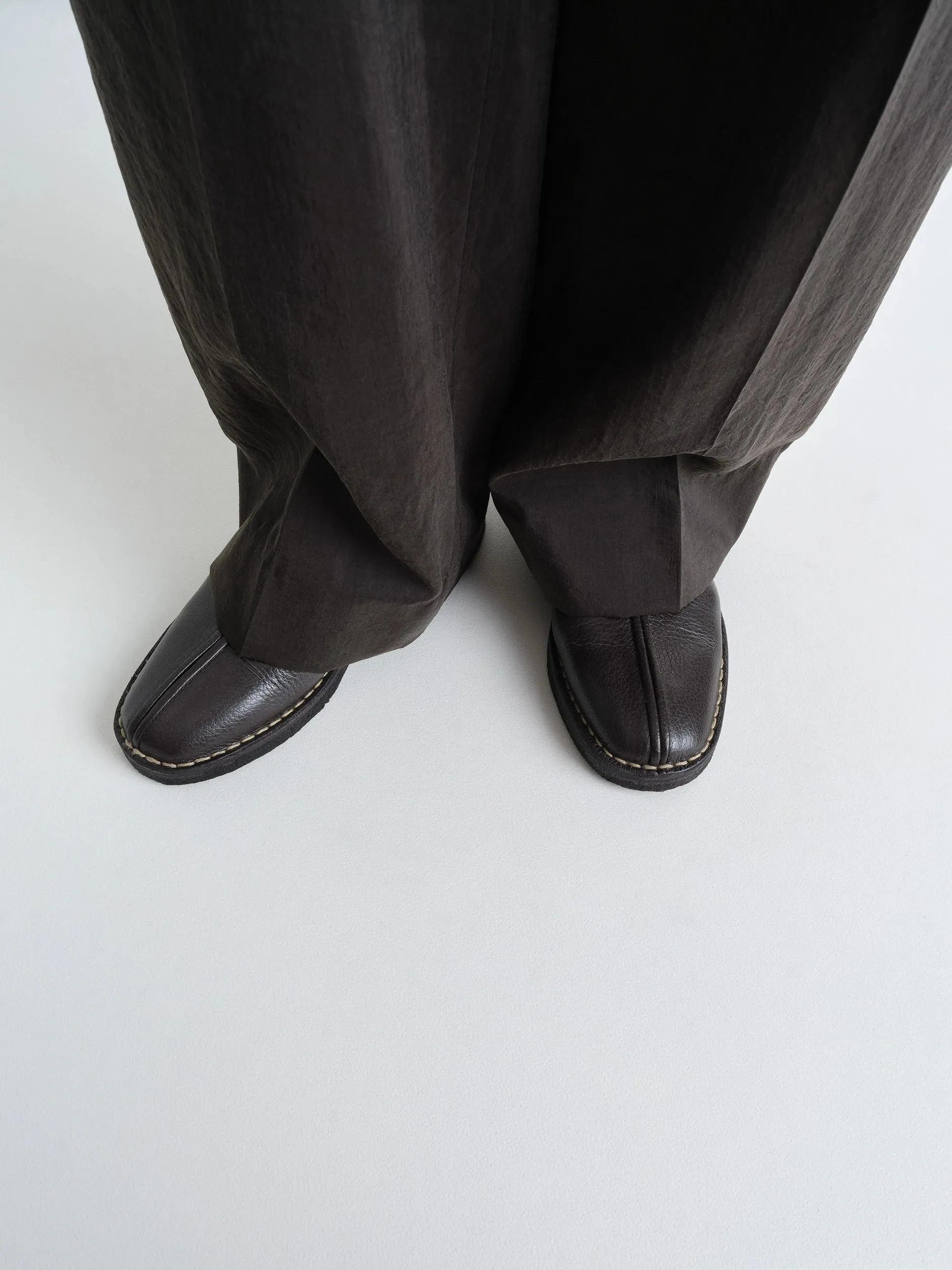 PIPED CREPE SLIPPERS