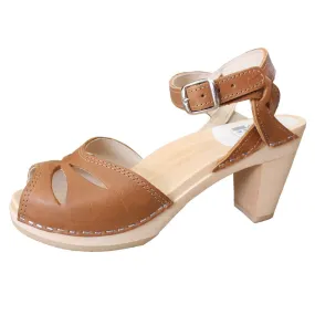 Rio Clogs in Tan