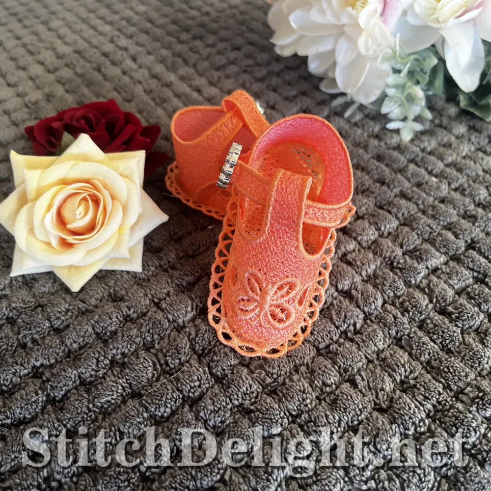 SD0091 Lace Baby Shoe 1